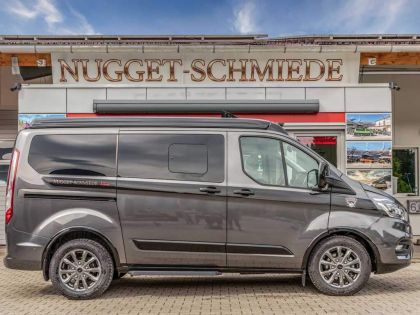 Der Nugget-Schmiede-Liner in Grau - in der Seitenansicht