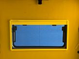 Innenansicht Glashebefenster M im Aufstelldach des Ford Nugget