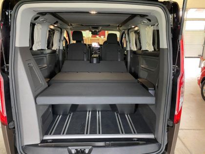 Nugget-Schmiede-Liner - Ausgeklappte Schlafgelegenheit unten