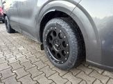 Ford Nugget mit 18" Felge