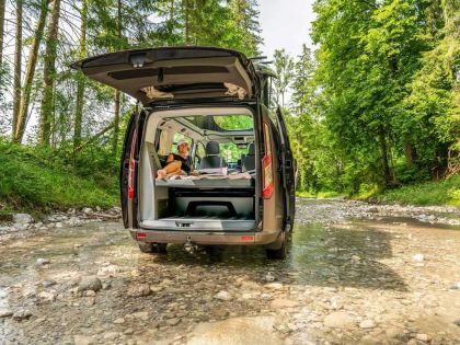 Nugget-Schmiede-Liner Heckansicht