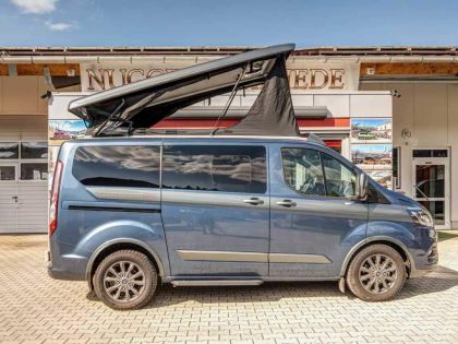 Aufstelldach offen des Nugget-Schmiede-Liner