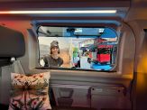 Campingfenster mit Blick von innen, aufgeklappt