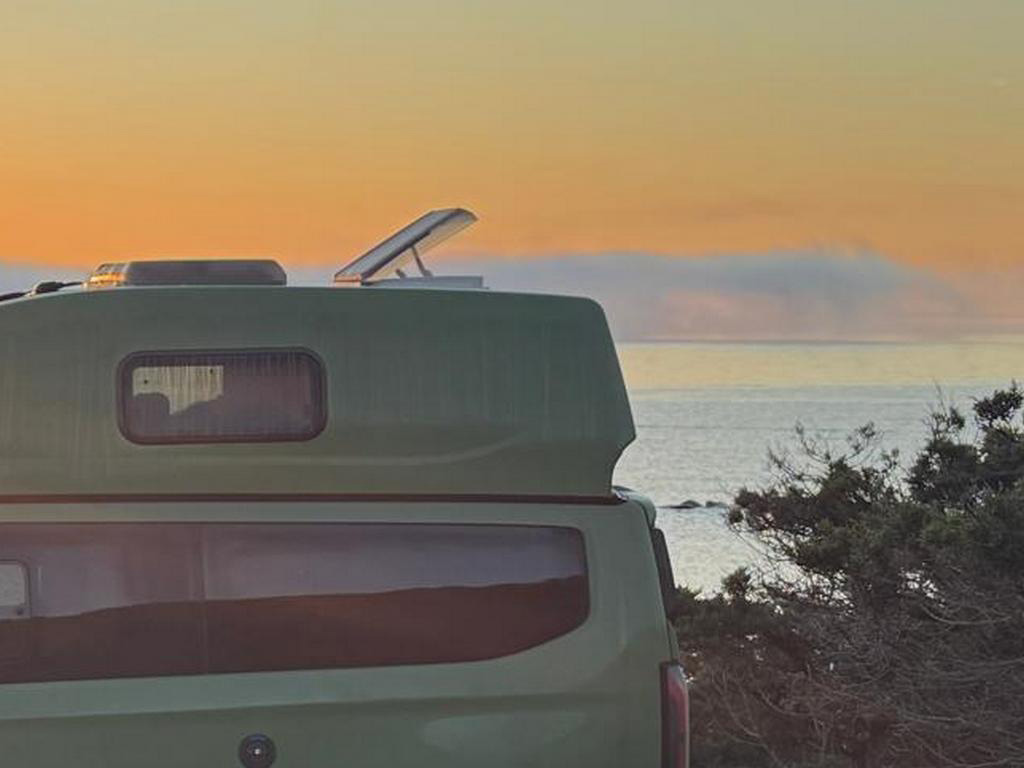 Hebekipp-Fenster außen offen